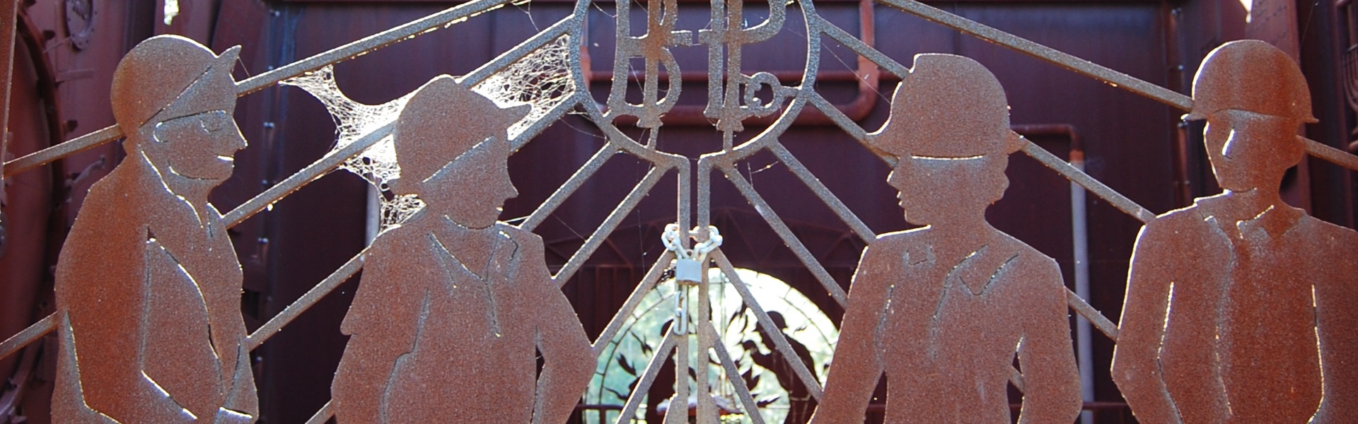 Steelworks memorial sculpture at Mayfield